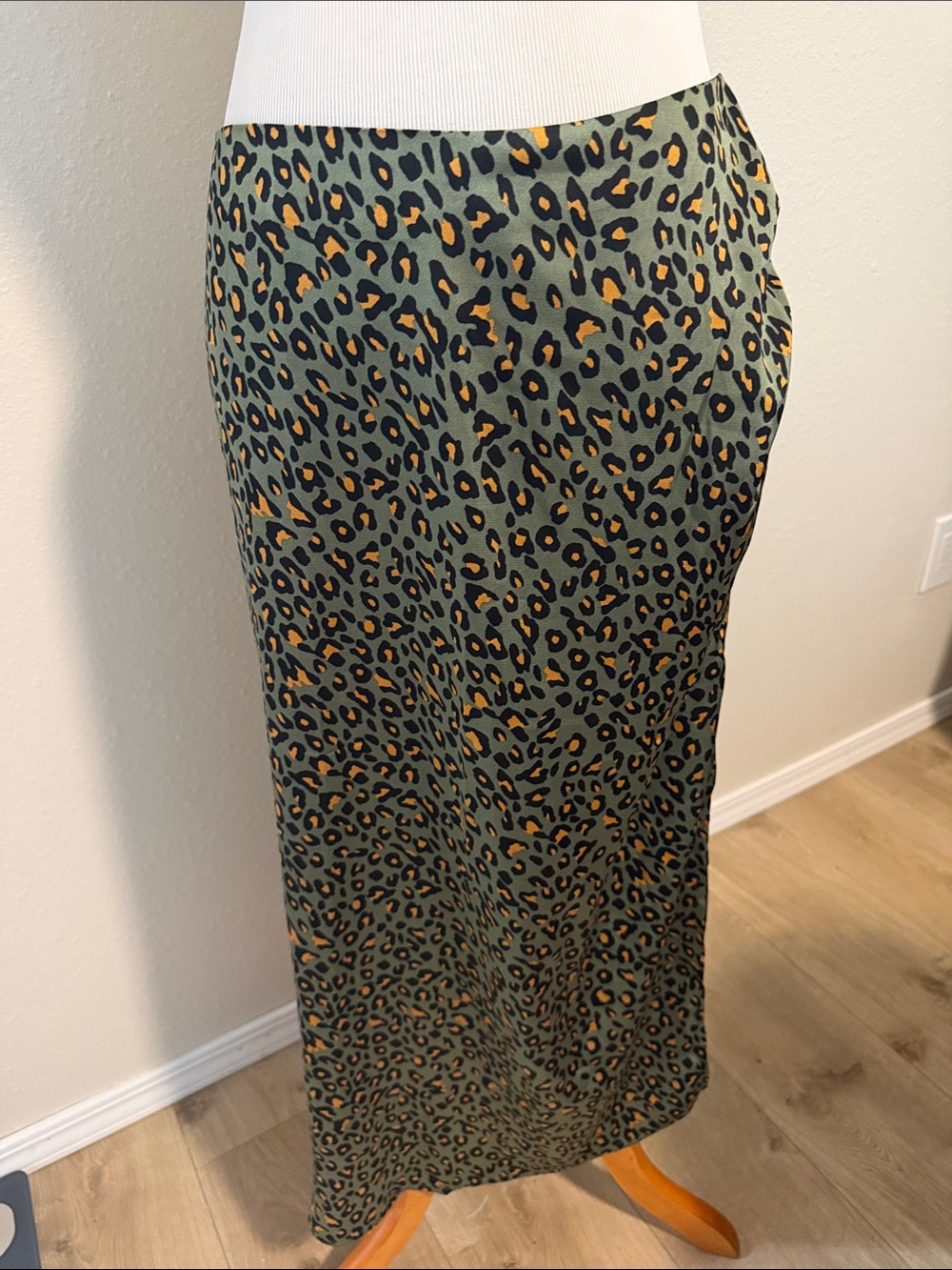 Polagram Olive Green Leopard Print Maxi Skirt